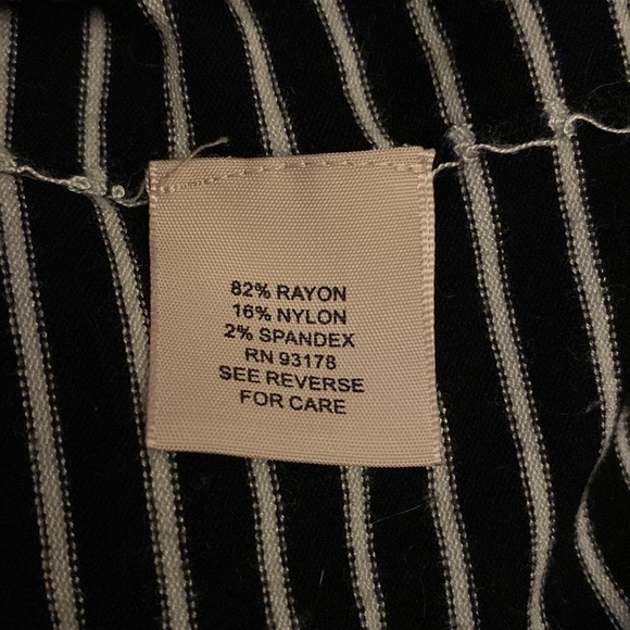 Philosophy black & cream striped stretch sweater, 3/4 sleeves, exposed back zip - Picture 5 of 7